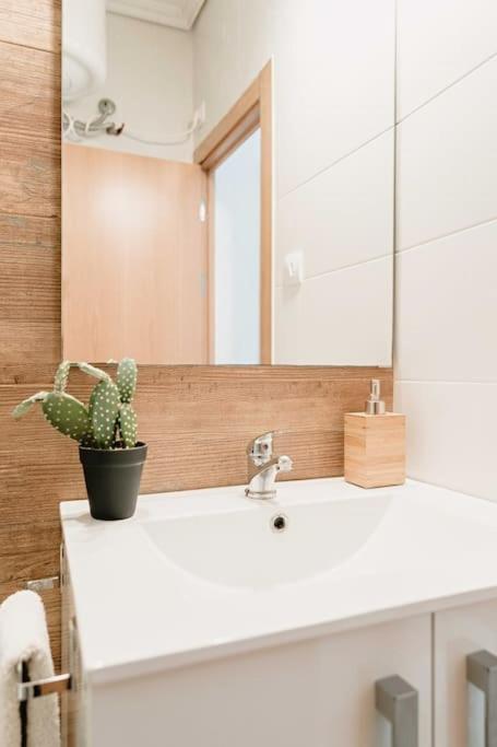 Apartamento Frente Al Mar, Familiar Y Acogedor. Santa Pola Ngoại thất bức ảnh